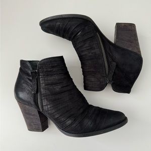 Paul Green Malibu Sliced Zip Booties